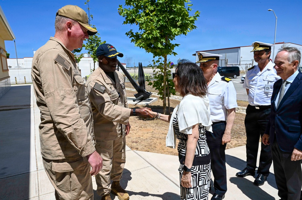 Spanish Minister of Defense visits NAVSTA Rota