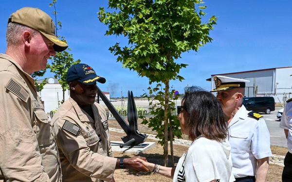 Spanish Minister of Defense visits NAVSTA Rota