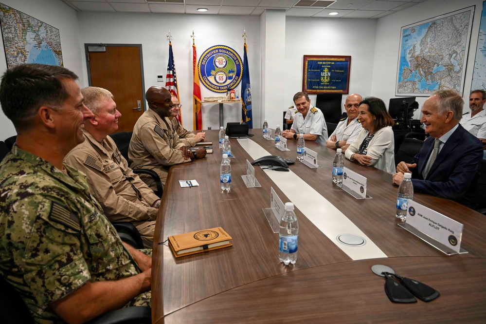 Spanish Minister of Defense visits NAVSTA Rota