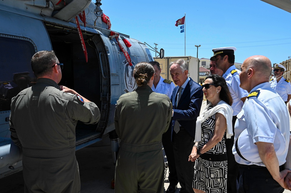 Spanish Minister of Defense visits NAVSTA Rota
