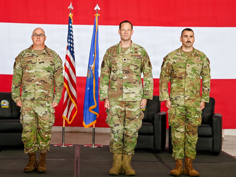 552nd AMXS welcomes new commander during change of command
