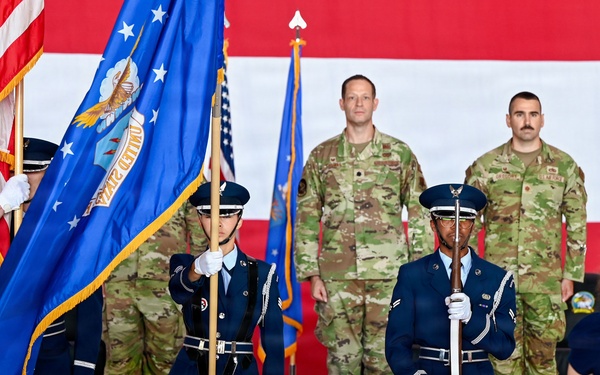 552nd AMXS welcomes new commander during change of command