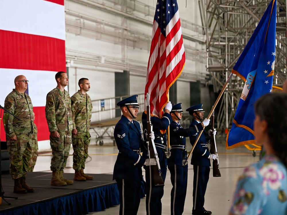 552nd AMXS welcomes new commander during change of command