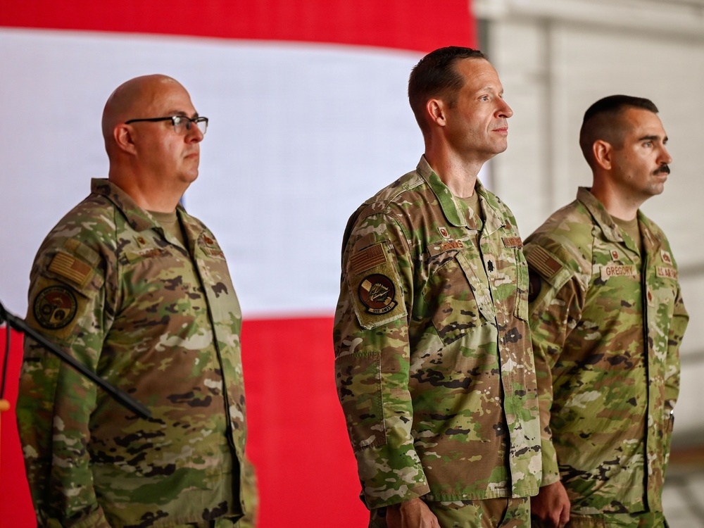 552nd AMXS welcomes new commander during change of command