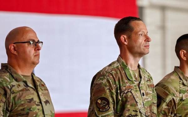 552nd AMXS welcomes new commander during change of command