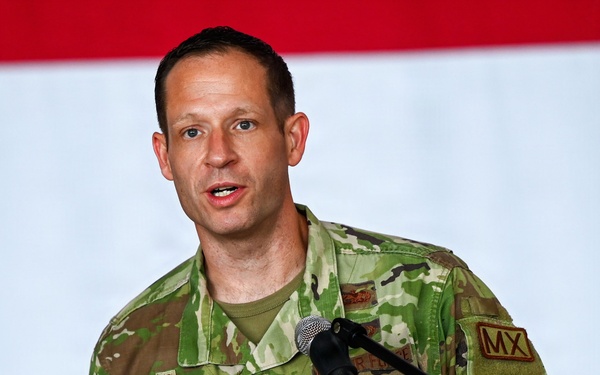 552nd AMXS welcomes new commander during change of command