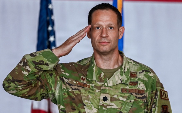 552nd AMXS welcomes new commander during change of command