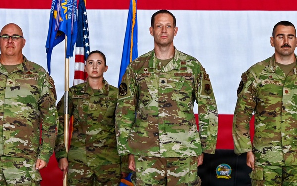 552nd AMXS welcomes new commander during change of command