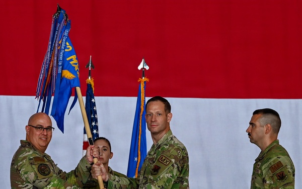 552nd AMXS welcomes new commander during change of command