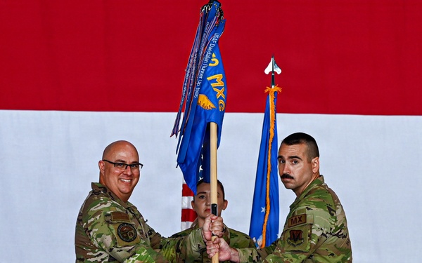 552nd AMXS welcomes new commander during change of command