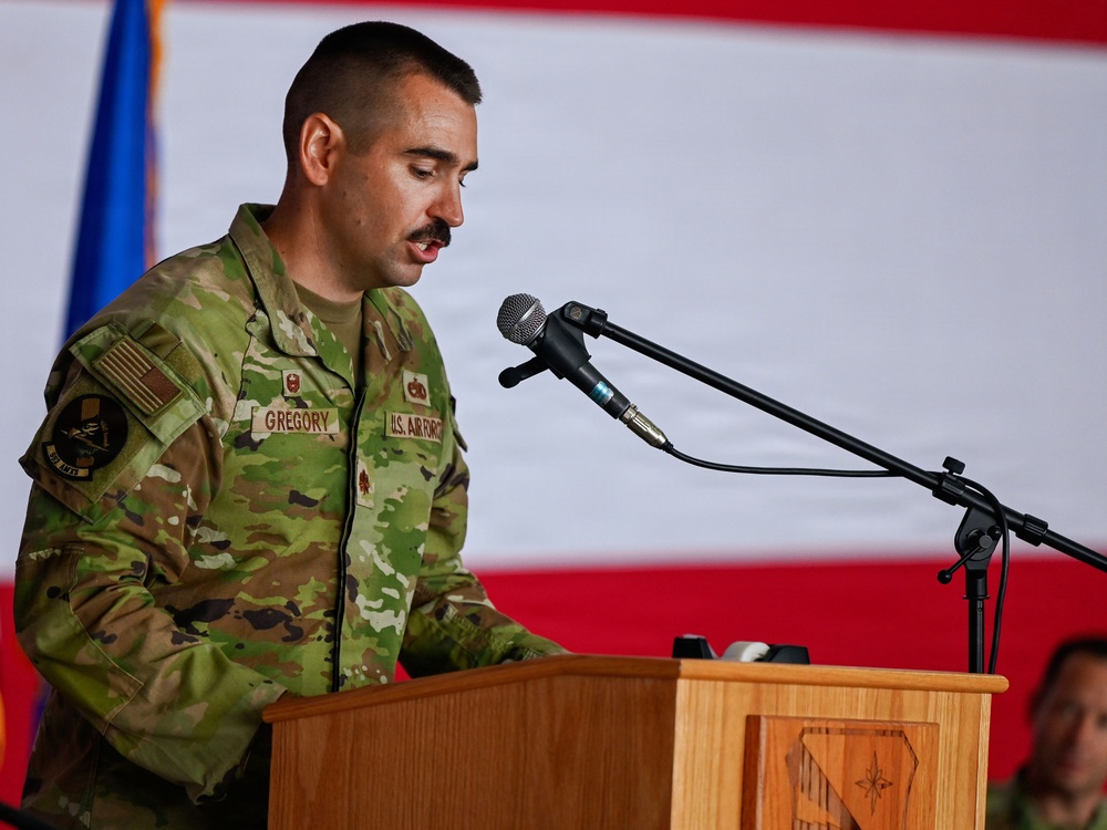 552nd AMXS welcomes new commander during change of command