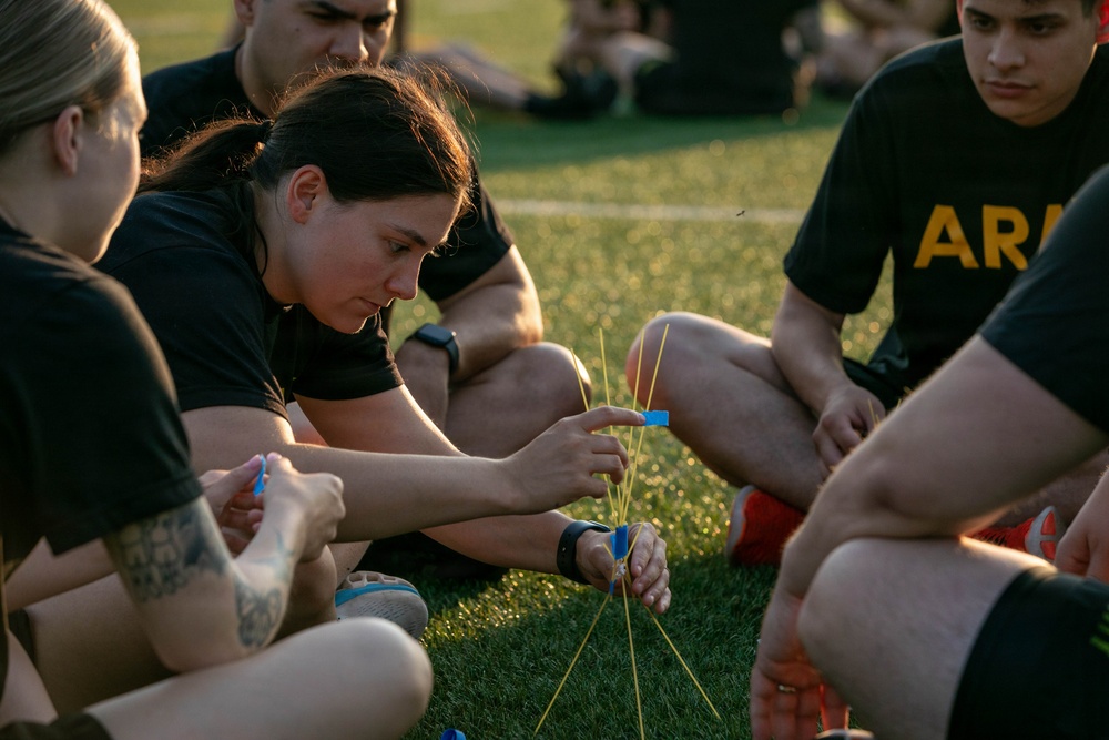 207th Military Intelligence Brigade (Theater) conducts Ready and Resilient team-building training