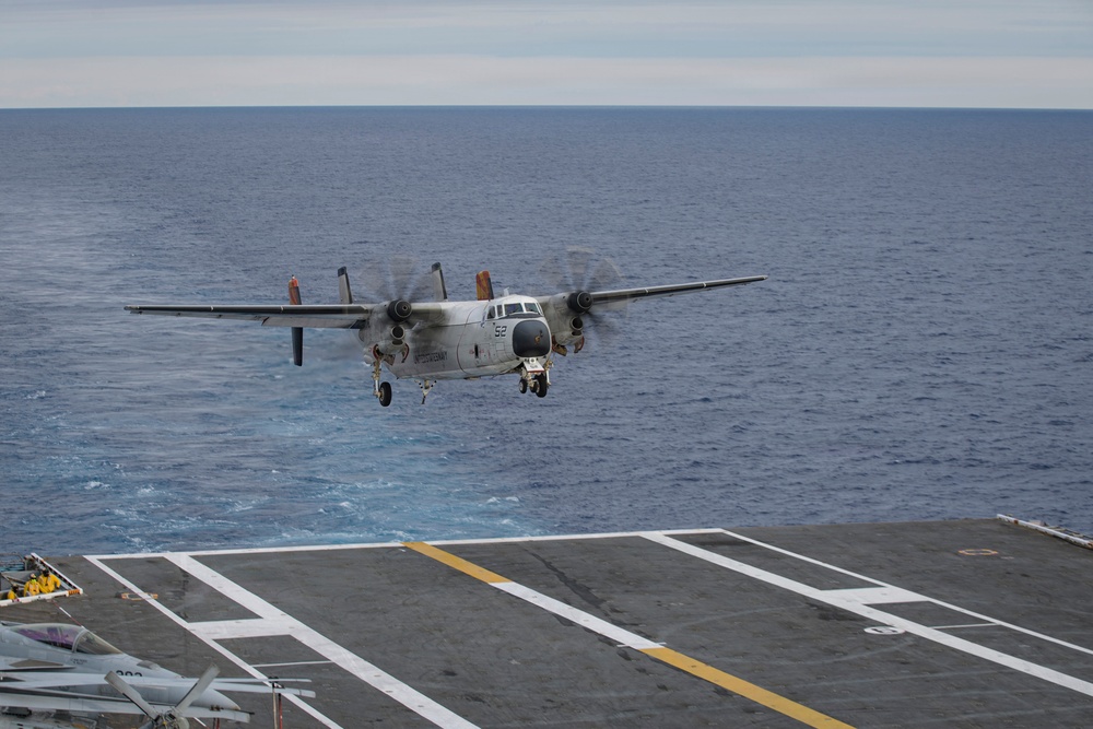 Nimitz Welcomes 2nd Fleet Commander during FLEETEX 250