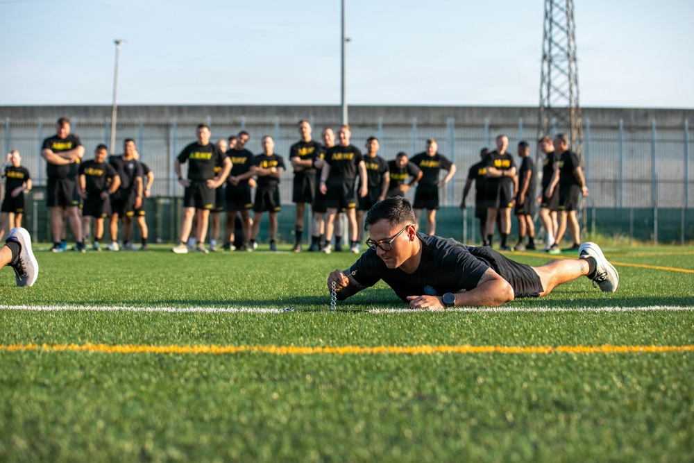 207th Military Intelligence Brigade (Theater) conducts Ready and Resilient team-building training