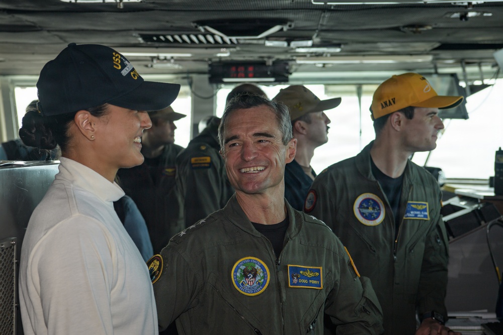 Nimitz Welcomes 2nd Fleet Commander during FLEETEX 250