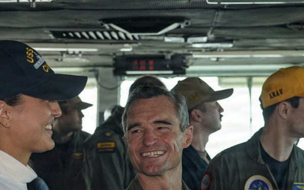 Nimitz Welcomes 2nd Fleet Commander during FLEETEX 250