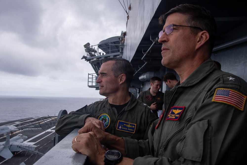 Nimitz Welcomes 2nd Fleet Commander during FLEETEX 250