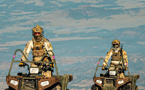 Special Operations Forces Race to the Clouds at Pikes Peak, Colorado
