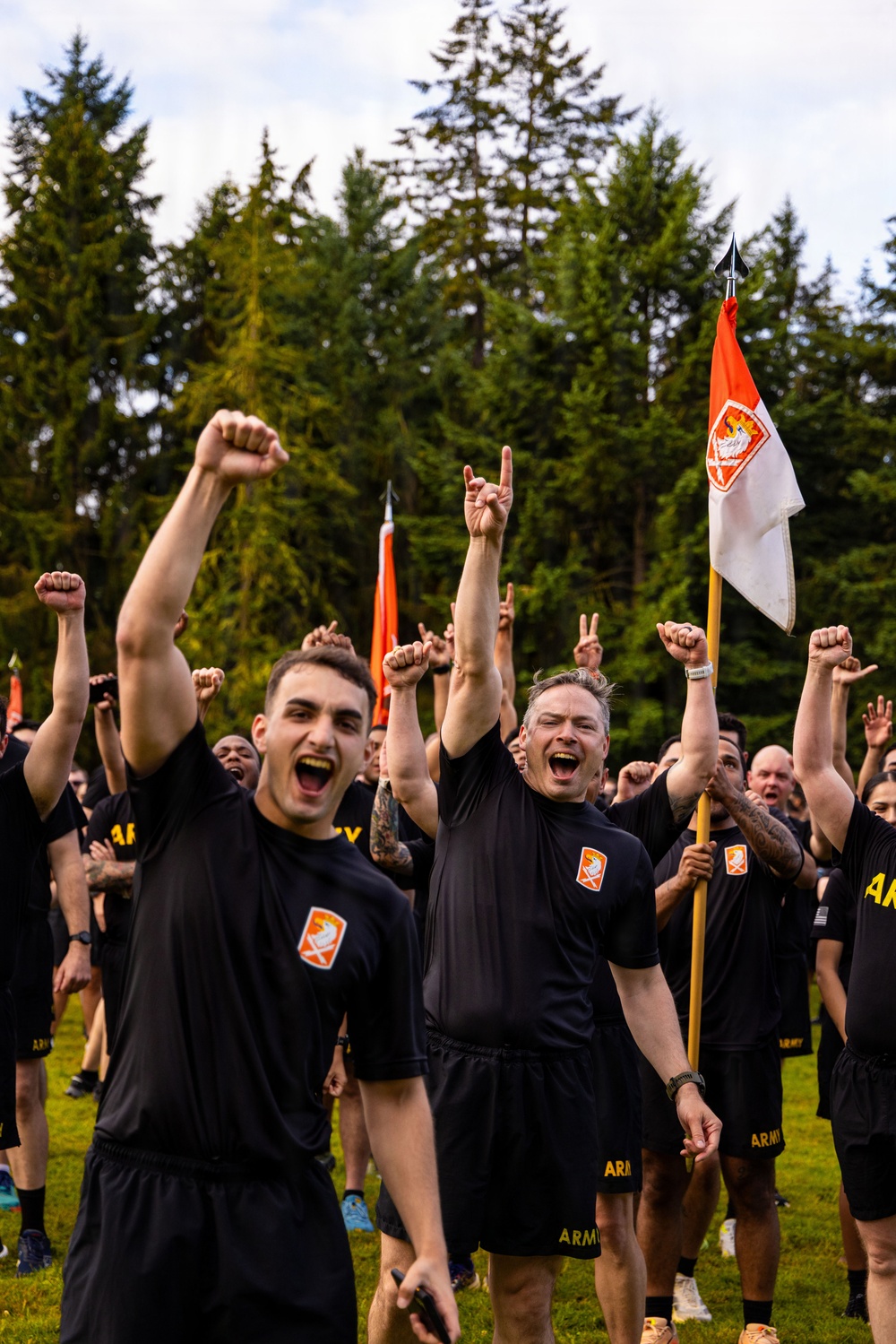 Freedom Fest Run brings joint base Soldiers together