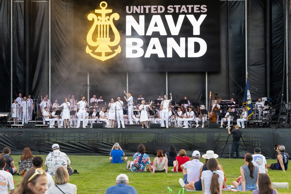 The U.S. Navy Band performs at the Great American State Fair