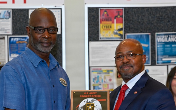 Fort Riley DEERS is Presented With The 2025 U.S. Army Site of the Year Award