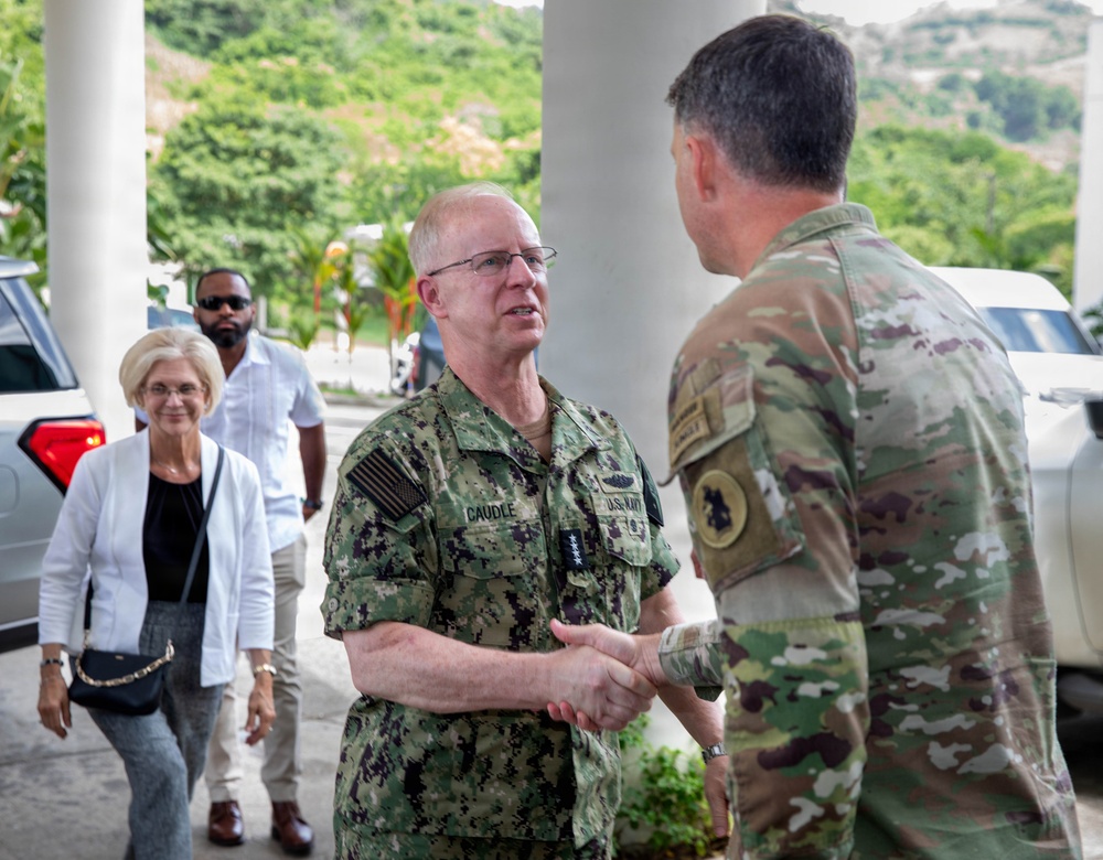 Chief of Naval Operations visits Joint Security Cooperation Group – Panama