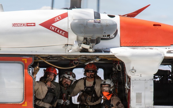 Chief Hospital Corpsman Tran logs final flight with VX-31 search and rescue