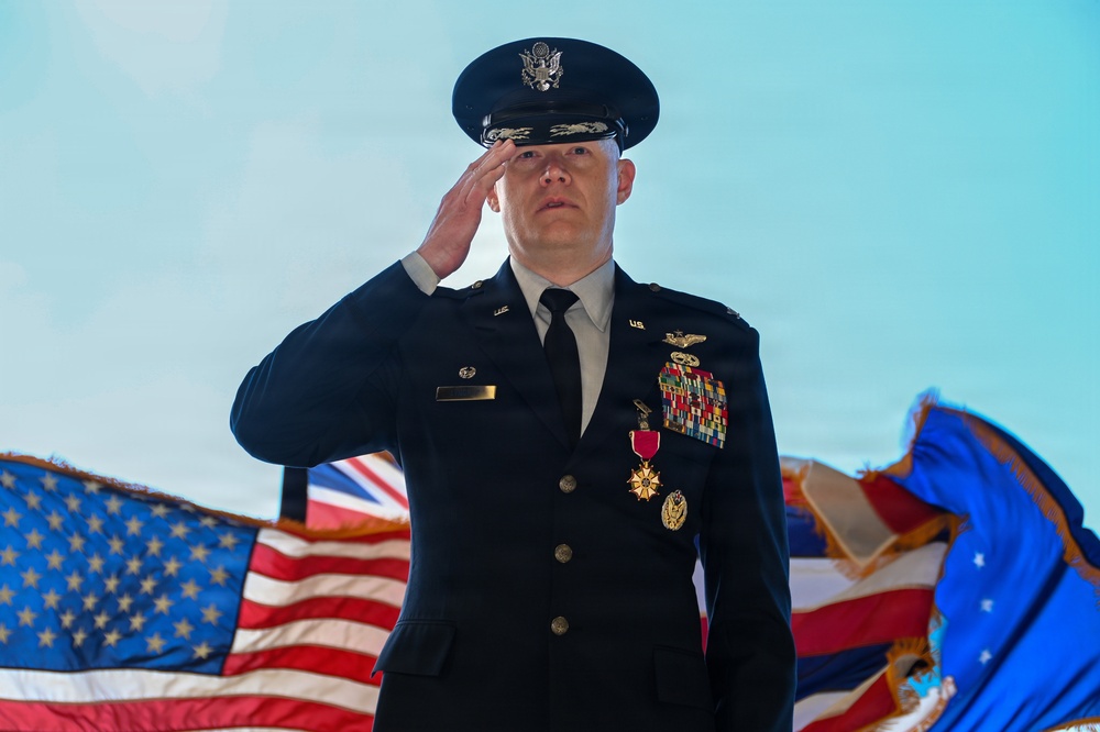 515 AMOW welcomes new wing commander