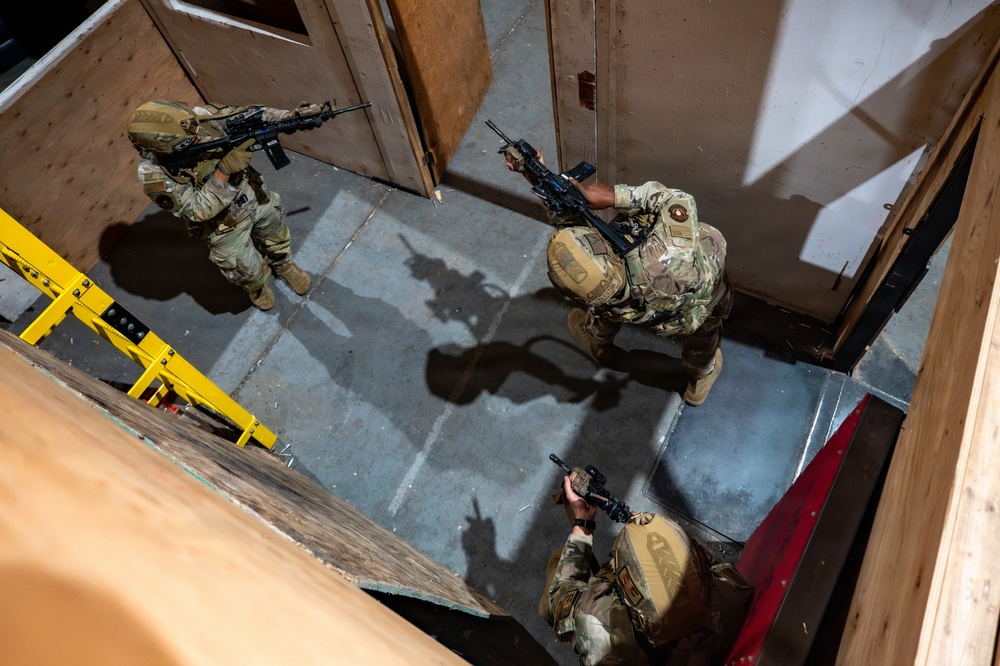 841 MSFS Defenders conduct CQB training at Malmstrom AFB