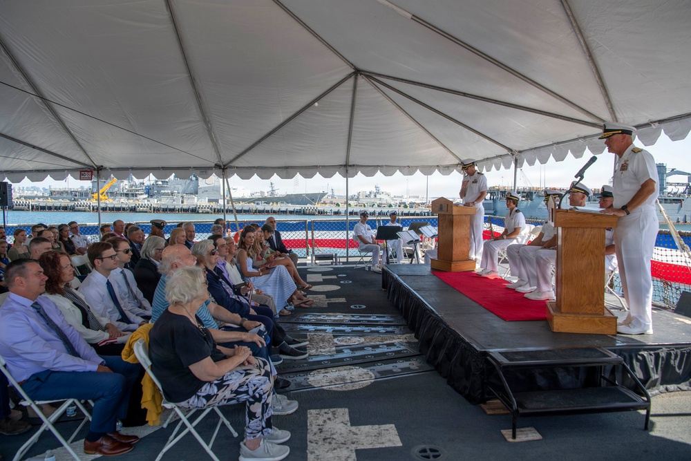 USS Jack H. Lucas (DDG 125) Changes Command