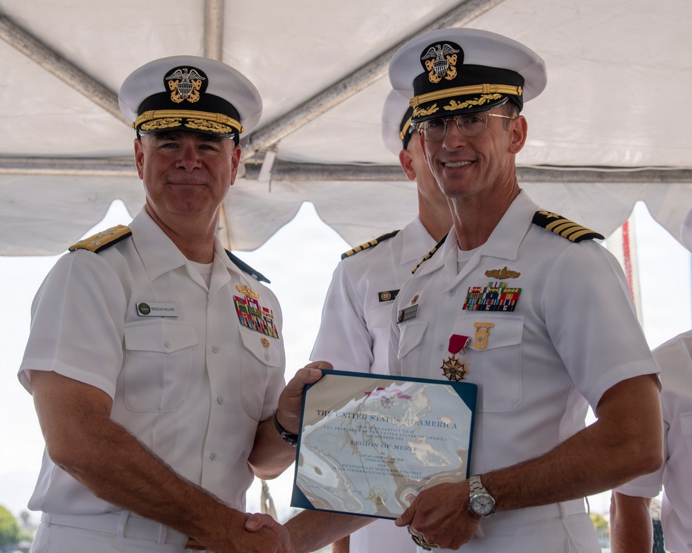 USS Jack H. Lucas (DDG 125) Changes Command
