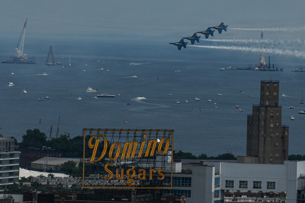 Blue Angels at SAIL250