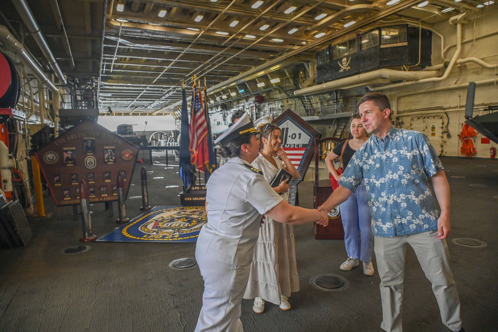 Congressional Chief of Staff Tours USS Arlington