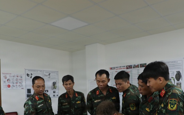 US, Vietnamese partners conduct explosive ordnance disposal familiarization during Pacific Friendship 2026