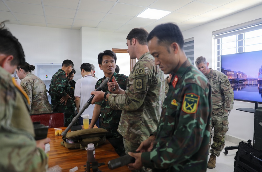 US, Vietnamese partners conduct explosive ordnance disposal familiarization during Pacific Friendship 2026