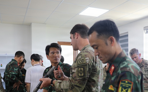 US, Vietnamese partners conduct explosive ordnance disposal familiarization during Pacific Friendship 2026