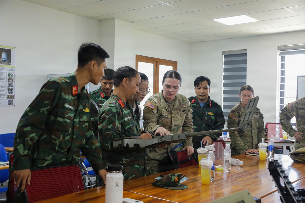 US, Vietnamese partners conduct explosive ordnance disposal familiarization during Pacific Friendship 2026