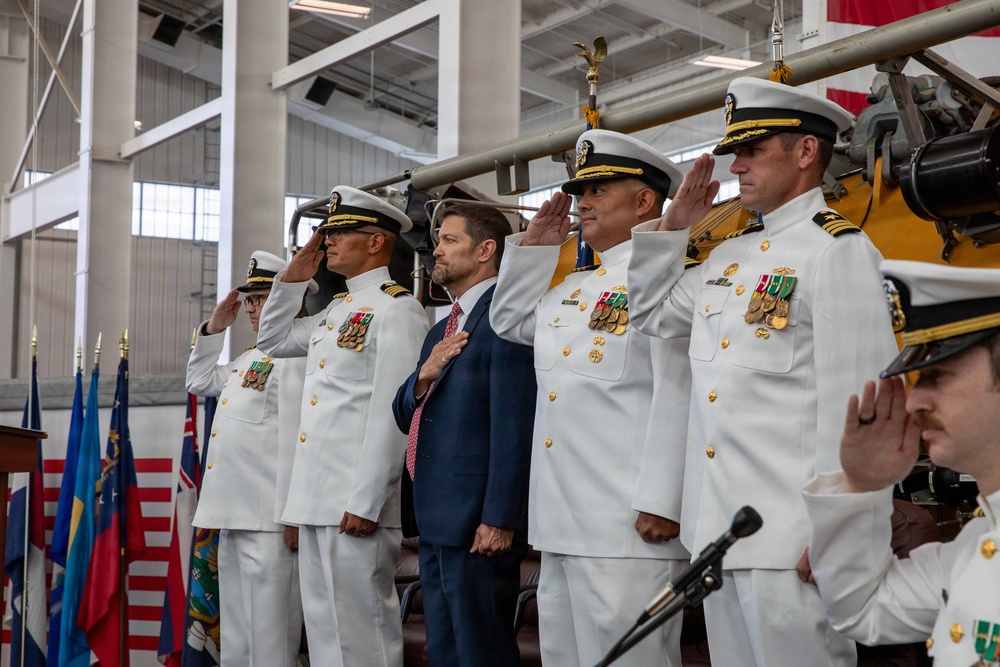 Undersea Rescue Command holds Change of Command Ceremony