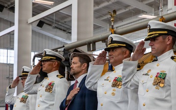 Undersea Rescue Command holds Change of Command Ceremony