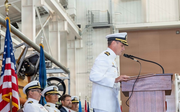 Undersea Rescue Command holds Change of Command Ceremony