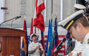 Undersea Rescue Command holds Change of Command Ceremony