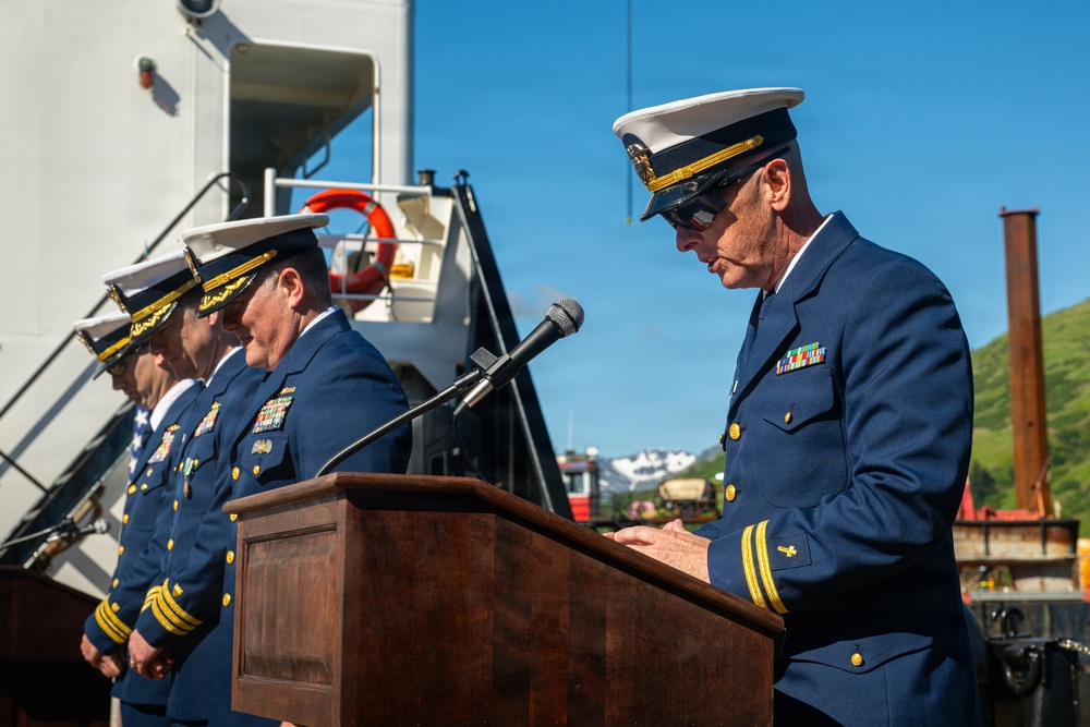 Coast Guard Cutter Cypress holds change of command ceremony