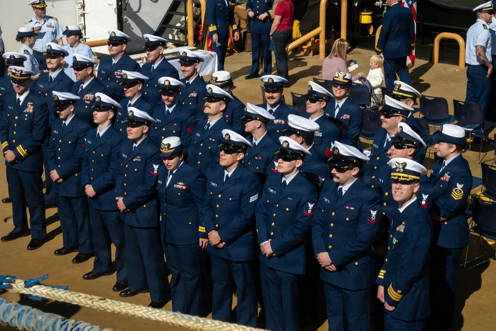 Coast Guard Cutter Cypress holds change of command ceremony