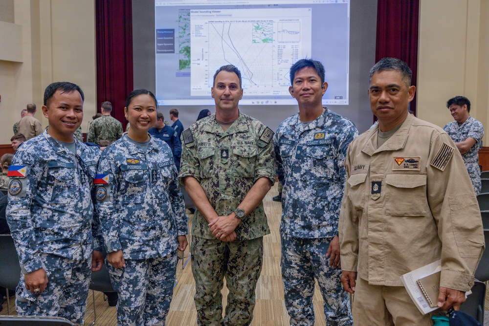 Service members attend RIMPAC meteorology, oceanography workshop