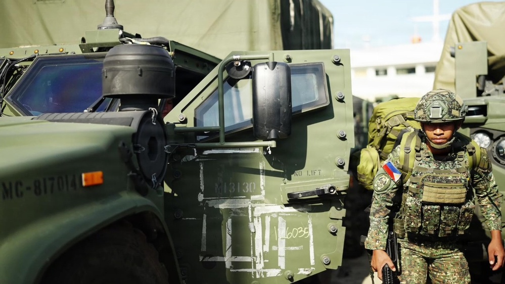3rd Marine Littoral Regiment disembarks for maritime key terrain security operations during KAMANDAG 10