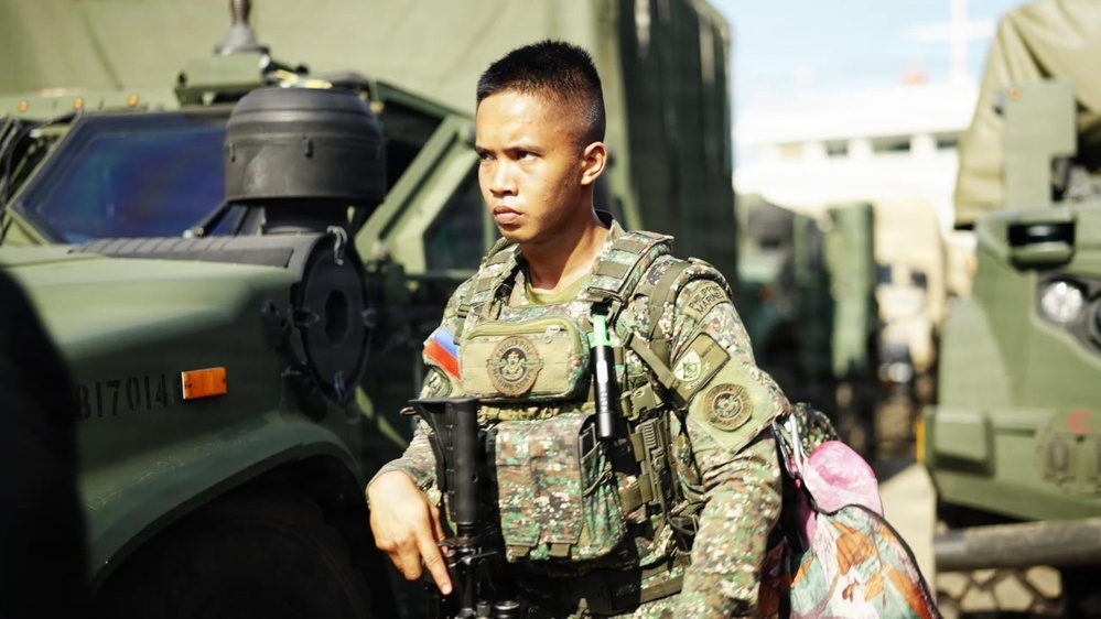 3rd Marine Littoral Regiment disembarks for maritime key terrain security operations during KAMANDAG 10