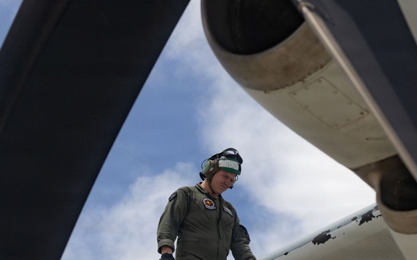 VMGR-152 refuels VMFA-242 aircraft during Valiant Shield