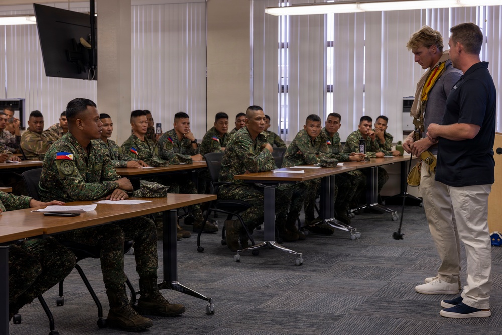 Philippine and Royal Tongan Marines Attend Shallow Water Egress Training