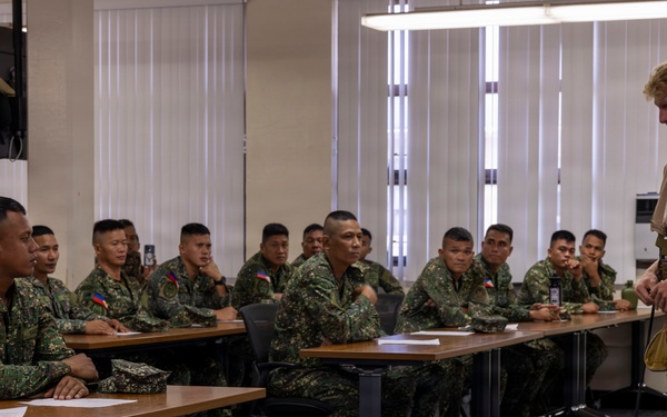 Philippine and Royal Tongan Marines Attend Shallow Water Egress Training