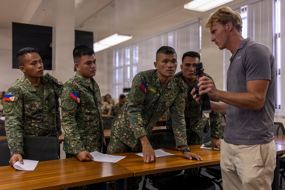 Philippine and Royal Tongan Marines Conduct Shallow Water Egress Training